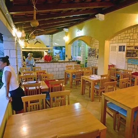 アパート With A Parking Space Hvar - 3229 フヴァル